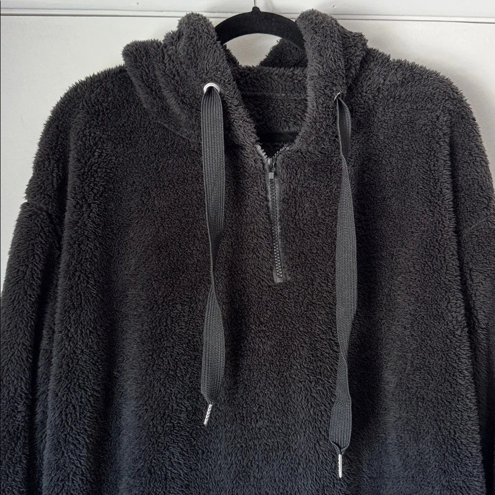 Host Pick 🎉 Women’s Quarter Zip Hoodie - Picture 2 of 6